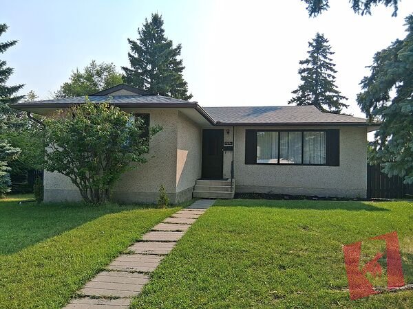 Southwood bungalow on quiet street, full house, close to schools and shops