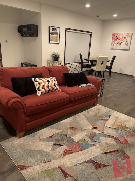 Cozy 1 Bedroom Basement photo 3