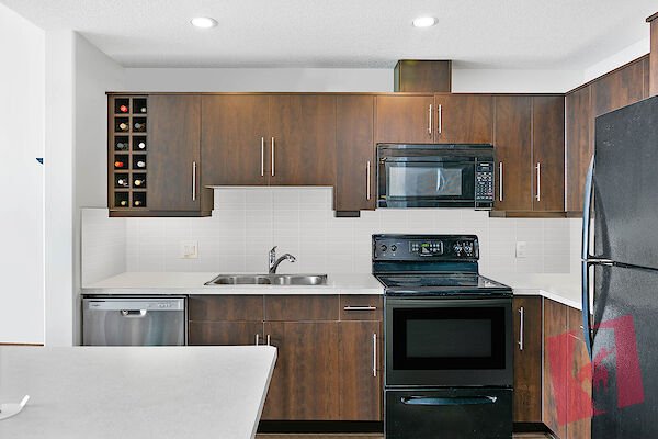 1 Bed +Den, 1 Bath Apartment close to downtown & C-Train available right away photo 2