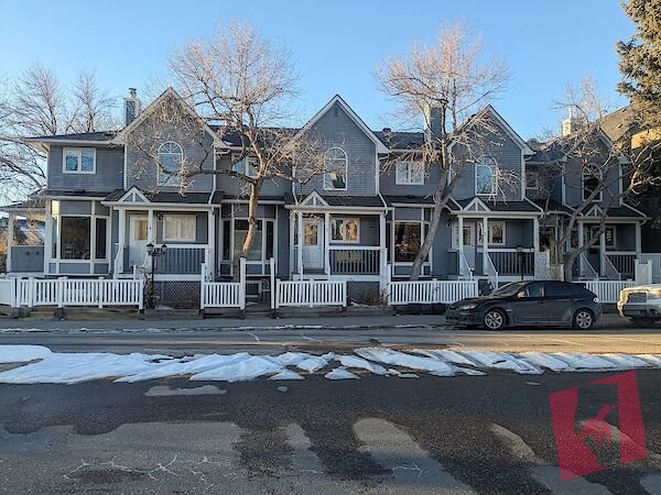 Shared Living in Bright Sunnyside Townhouse