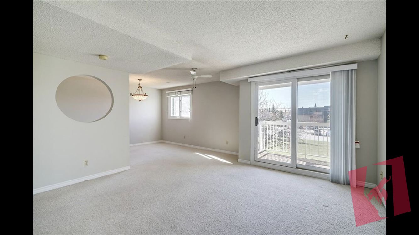 Convenient Glenbrook Townhouse