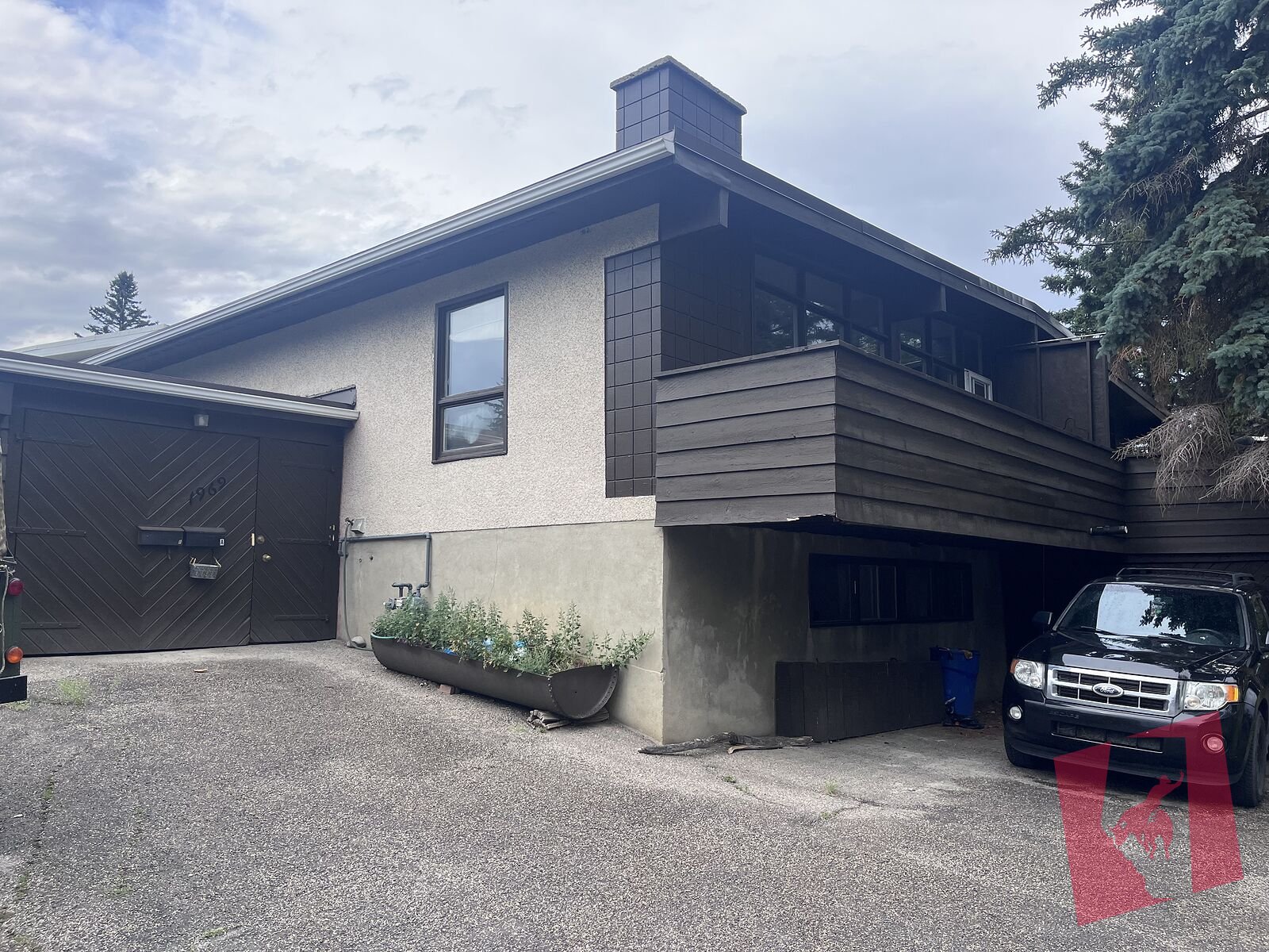 Two bedroom suites close to University of Calgary & Foothills Hospital
