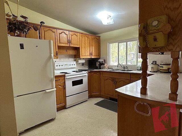 Furnished Main Floor Next To UofC Research Park & Brentwood LRT Station