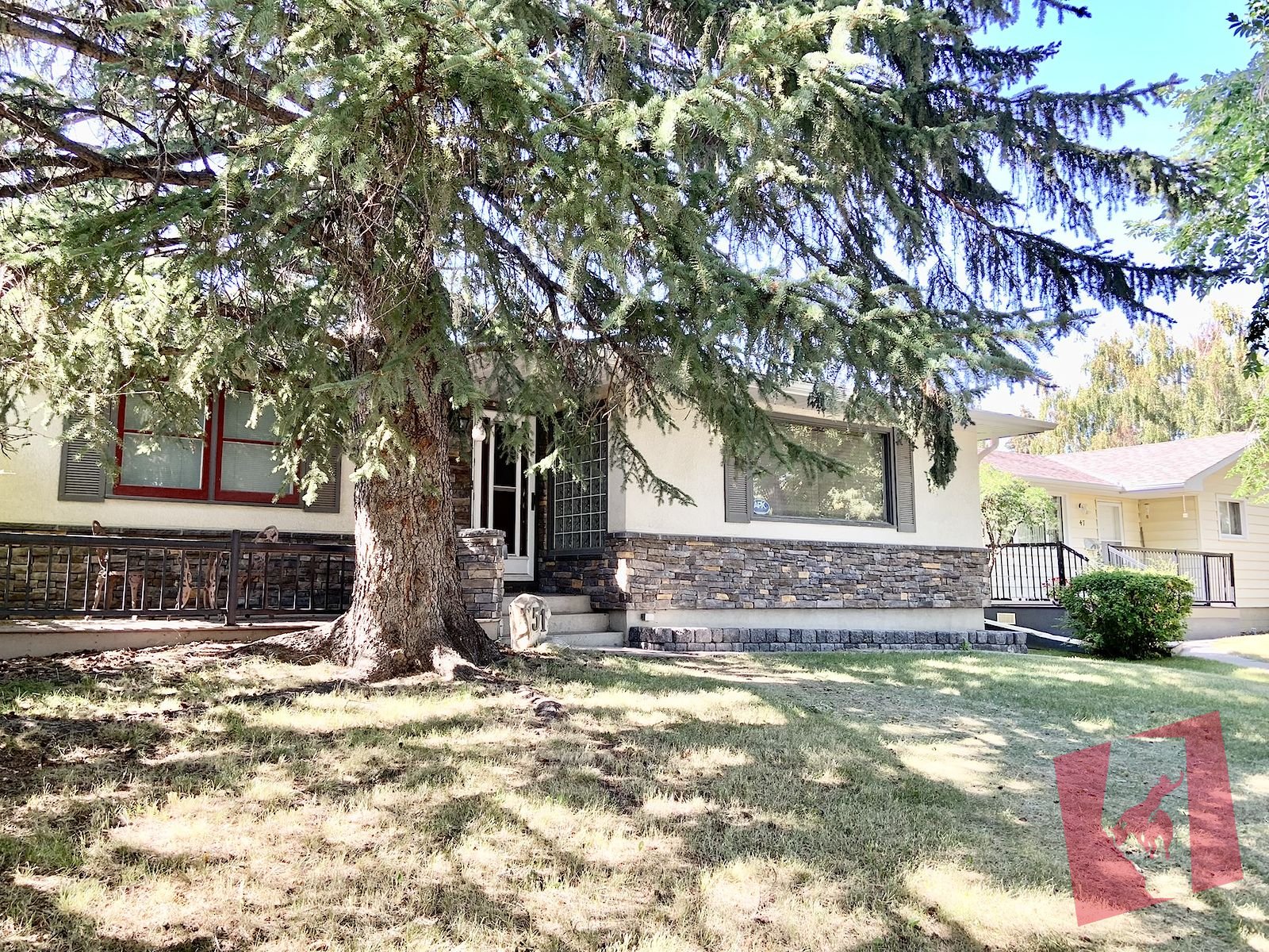 Bungalow on Quiet Street, Walk to School or Transit photo 2